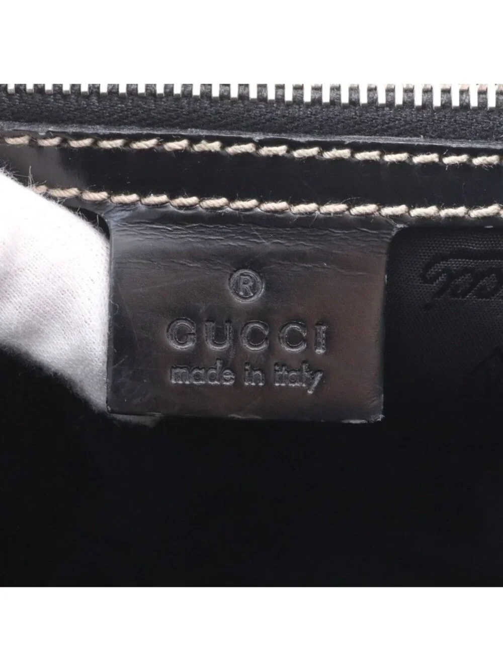 Gucci Crest Emblem Quilted Shoulder Bag Crossbody Messenger Business Black